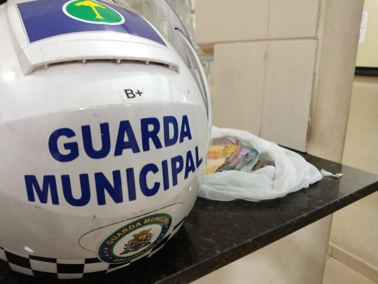 GM apreende adolescente por tráfico de droga na Vila Morumbi - Crédito: Luciano Lopes
