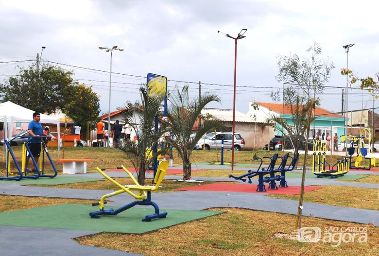 Prefeitura inaugura academia na Praça Ondina Caporaso no Douradinho - Crédito: Divulgação
