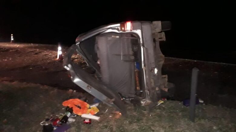 Crianças ficam gravemente feridas após van se envolver em acidente na Washington Luis - Crédito: Grupo Rio Claro