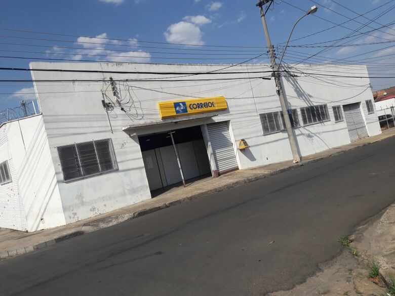 Funcionários dos Correios paralisam atividades em São Carlos - Crédito: Maycon Maximino