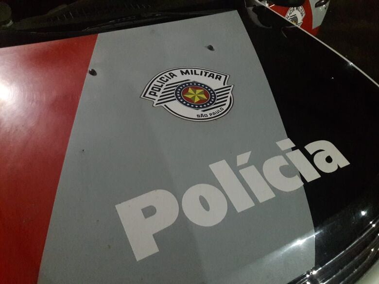 Assaltantes fazem família refém e roubam dois caminhões em Descalvado - Crédito: Arquivo/SCA