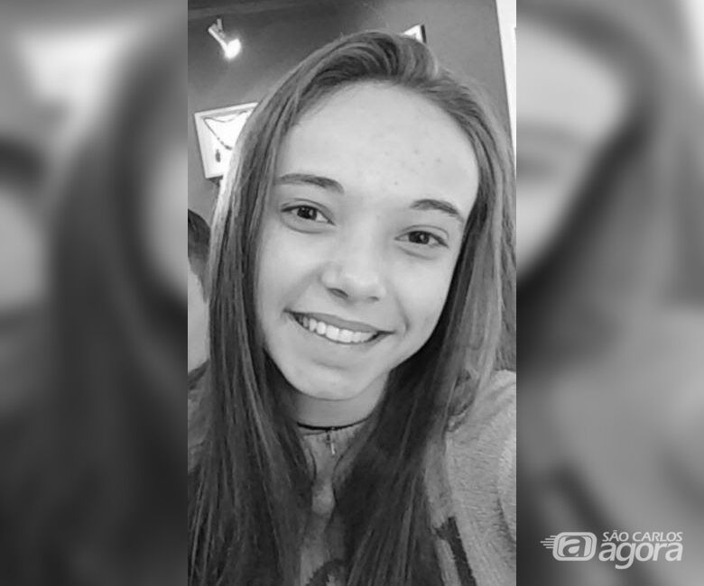 Adolescente de 17 anos que sofre de transtorno bipolar está desaparecida - Crédito: Arquivo Pessoal