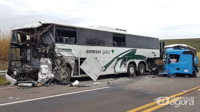Grave acidente na Jaú-Bocaína deixa ao menos dois mortos e mais de 40 feridos - Crédito: Luizinho Andretto/ Coisas que só Acontecem em Jaú