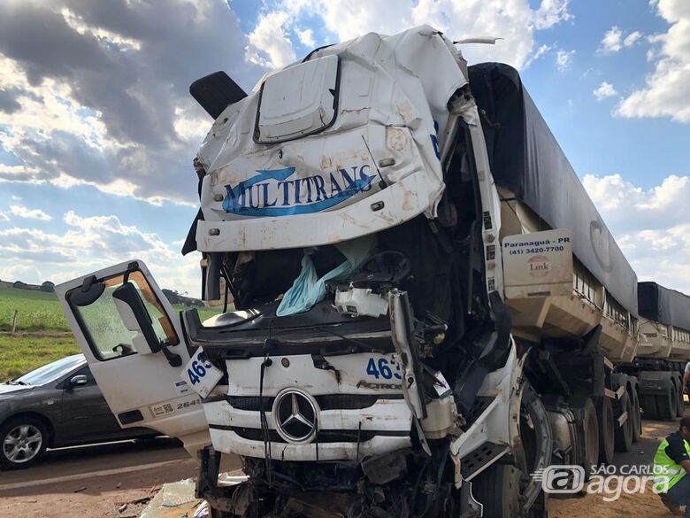 Motorista morre após colisão entre caminhões na SP-330 - Crédito: X-Tudo Ribeirão