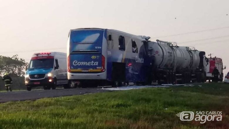 Acidente com ônibus da Cometa deixa 12 feridos na SP-330 - Crédito: Divulgação
