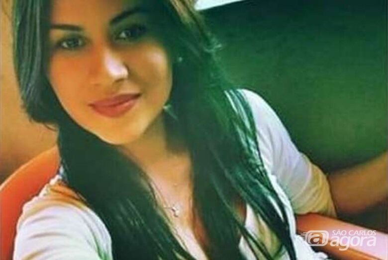 Mulher morre eletrocutada ao tentar ligar máquina de lavar roupas - Crédito: Redes sociais