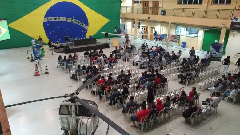 IFSP São Carlos oferece curso com Técnico em Aviônicos - Crédito: Divulgação