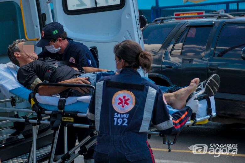 Ciclista fica ferido após acidente na Praça Itália - Crédito: Marco Lúcio