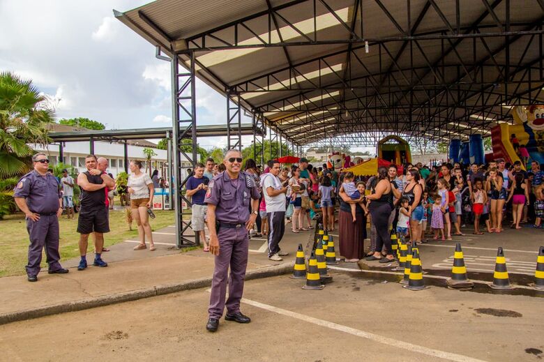 Festa em comemoração ao 30 anos do 38º Batalhão da Polícia Militar faz a alegria da criançada - Crédito: Marco Lúcio