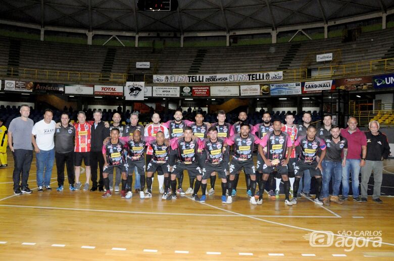 Simonetti defende pênalti e garante São Carlos Futsal na semi da Copa Record - Crédito: Joyce Fotografias