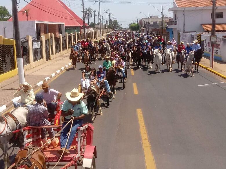 Cavalgada de São Francisco de Assis em Ibaté reúne mais de 250 participantes - Crédito: Divulgação