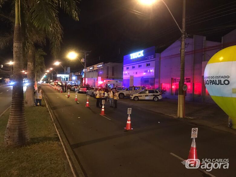 Policiais durante a operação na avenida Getúlio Vargas - Crédito: Divulgação/PM