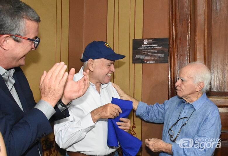 Ignácio de Loyola Brandão é homenageado em São Carlos - 