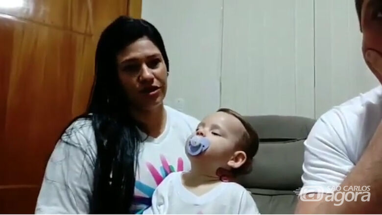 Campanha busca ajuda para a bebê Valentina, que sofre de doença rara - Crédito: Reprodução