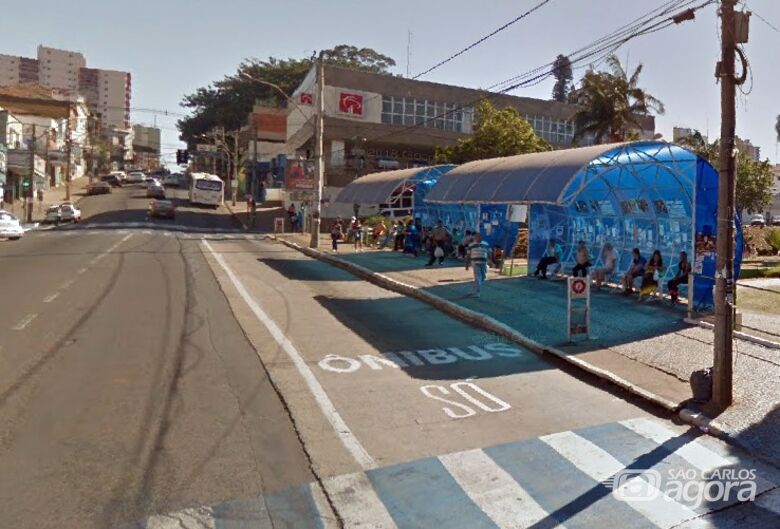 Mulher é assaltada no ponto de ônibus do Mercadão - Crédito: Google Maps