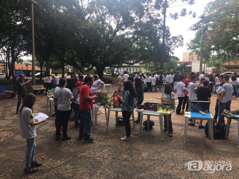 Alunos do IFSP São Carlos levam literatura e conhecimento para a praça - Crédito: Divulgação