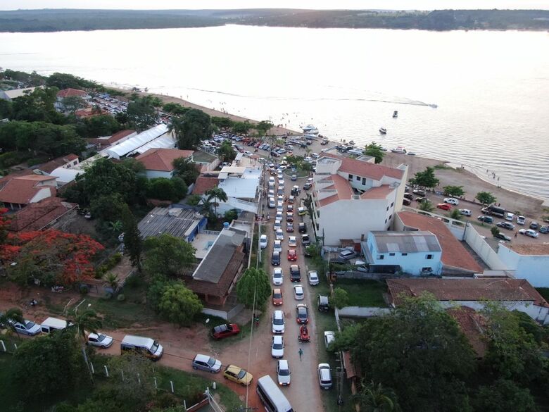 Broa tem final de semana prolongado caótico: superlotação, sujeira e furtos - Crédito: Colaborador SCA