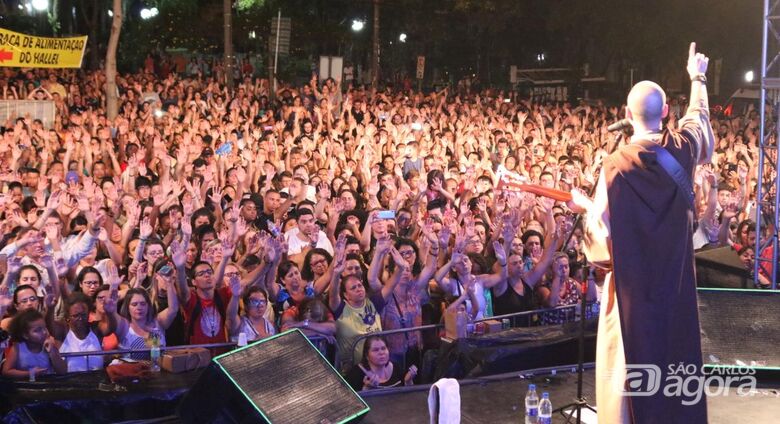 Frei Gilson faz show de encerramento do 7° Hallel para mais de 8 mil pessoas - Crédito: Divulgação