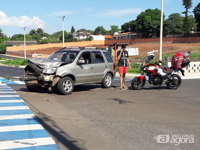 Motorista não respeita pare e causa colisão na Trabalhador São Carlense - Crédito: Maycon Maximino