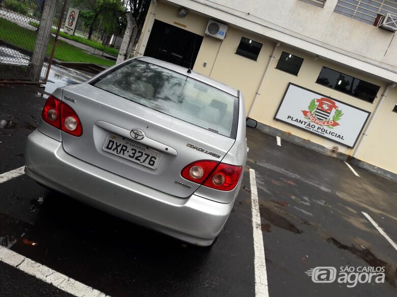 Carro roubado é localizado no Aracy 2 - Crédito: Maycon Maximino