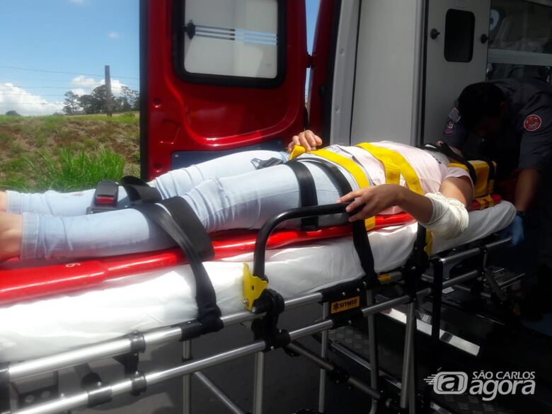 Motociclista sofre queda em estrada municipal - Crédito: Maycon Maximino
