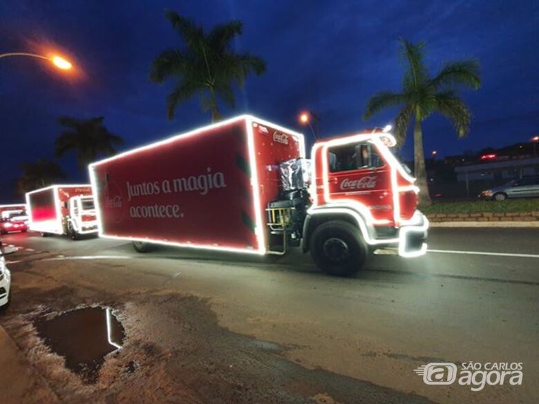 Leitores registram passagem da Caravana de Natal Coca-Cola em São Carlos - Crédito: Colaboradores