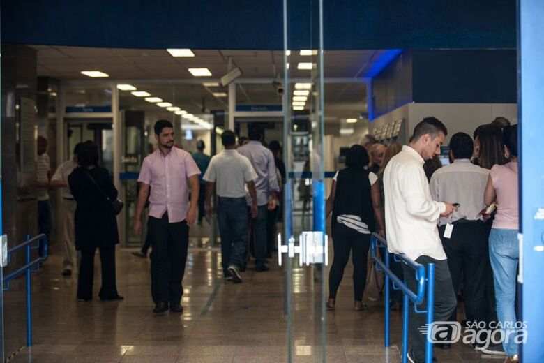 Bancos fecham nesta terça-feira e no dia 1º - Crédito: Agência Brasil