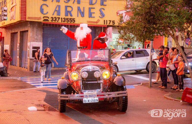 Chegada do Papai Noel marca o início das comemorações natalinas no comércio de São Carlos - Crédito: Divulgação