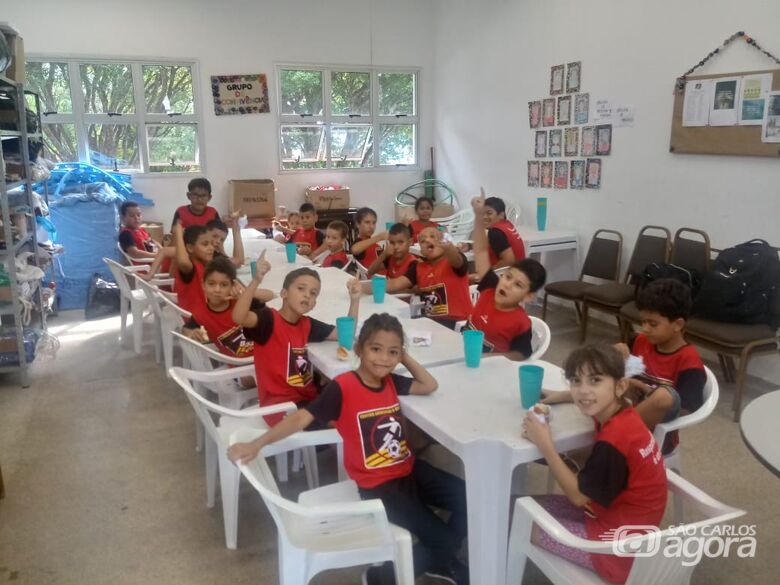 Crianças carentes participam de atividades no Centro da Juventude Elaine Viviani - Crédito: Divulgação