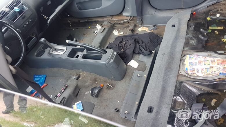 Carro de mulher que faleceu é encontrado sendo desmontado no São Carlos 8 -