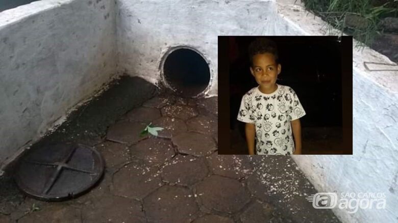 Pequeno Pablo foi arrastado pela correnteza e tragado por bueiro - Crédito: Divulgação