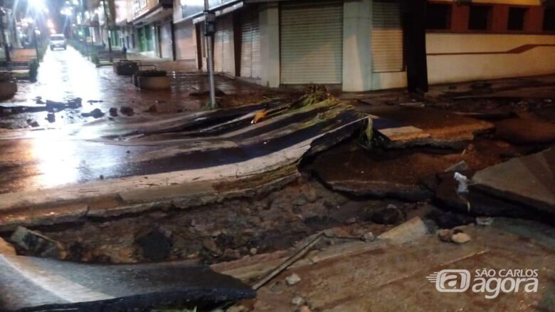 Prefeitura vai refazer pavimento da rua Episcopal no trecho atingido pela chuva - Crédito: Divulgação