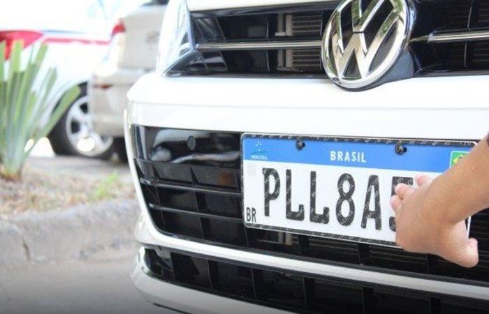 Nova placa padrão Mercosul - Crédito: Detran/BA