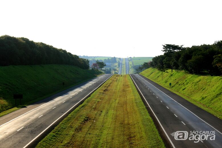 Rodovia em SP: concessão de 30 anos prevê investimentos de 14 bilhões de reais para a infraestrutura rodoviária que atravessa São Paulo - Crédito: (Wikimedia Commons/Wikimedia Commons)