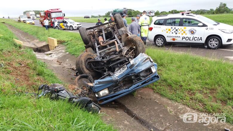 Grave acidente mata motociclista na SP-310 em Ibaté - Crédito: Maycon Maximino