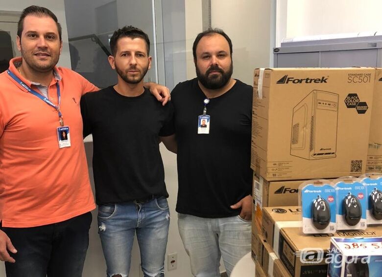 UPA Santa Felícia recebe computadores através de emenda do vereador Elton Carvalho - Crédito: Divulgação