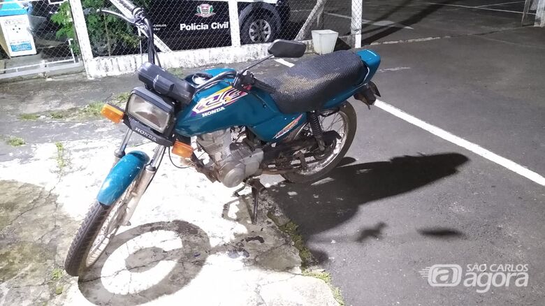 Pedreiro encontra sua moto que havia sido furtada no Jardim Botafogo - Crédito: Luciano Lopes
