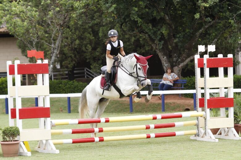 A pequena Luiza durante competição realizada em 2019 - Crédito: Divulgação