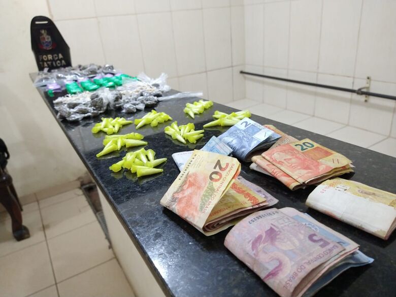 PM prende três jovens por tráfico de drogas no CDHU - Crédito: Luciano Lopes/São Carlos Agora
