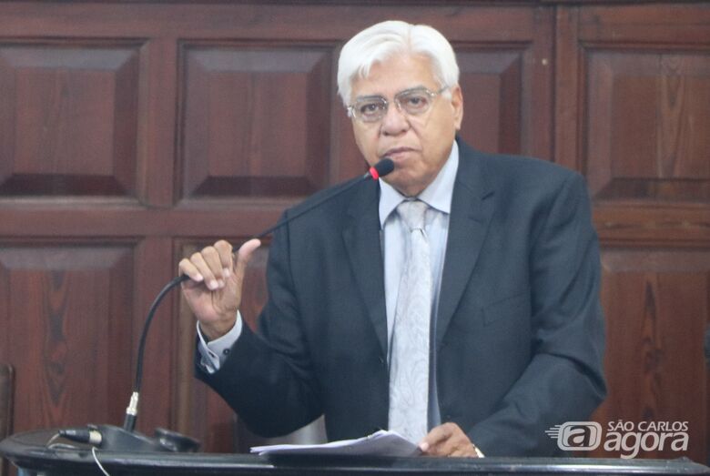 Azuaite fala na sessão da Câmara: “Quem tem de ser tratado de forma depreciativa é o ministro” - Crédito: Divulgação