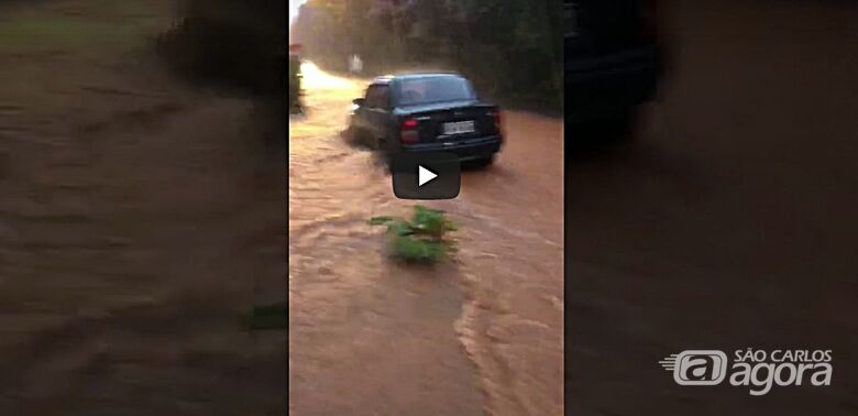 Chuva volta a trazer transtornos em São Carlos - Crédito: reprodução