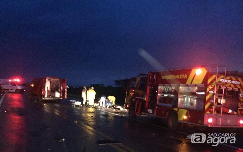 Acidente envolvendo carro com placas de São Carlos deixou 4 mortos - Crédito: Corpo de Bombeiros/GO