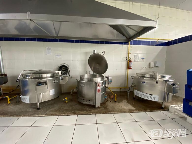 Cozinha piloto ampliou sua capacidade de produção para 1.500 refeições diárias para os restaurantes populares - 