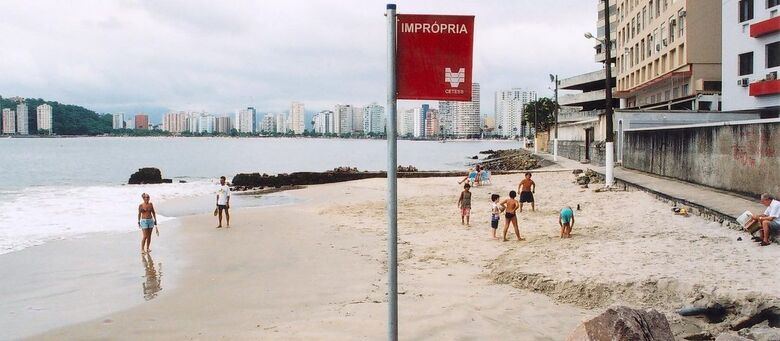 Muitas praias estão com bandeira vermelha - Crédito: Cetesb