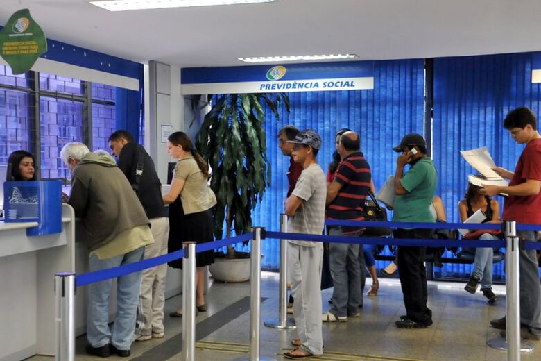 Publicada portaria que reajusta em 4,8% os benefícios do INSS - Crédito: Agência Brasil