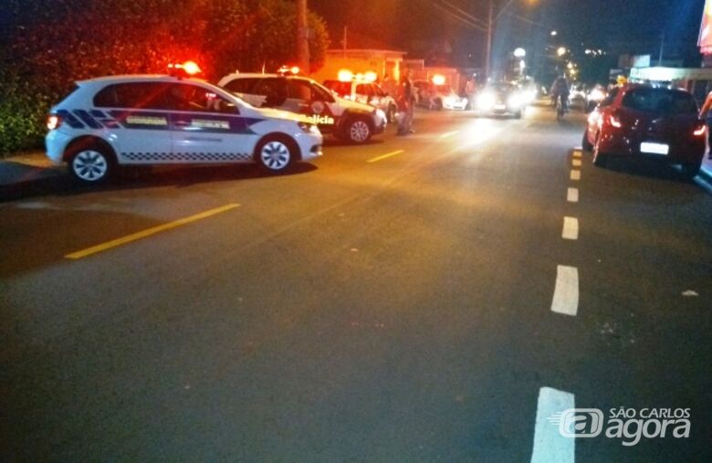 Viaturas policiais na alameda dos Crisântemos - Crédito: Divulgação