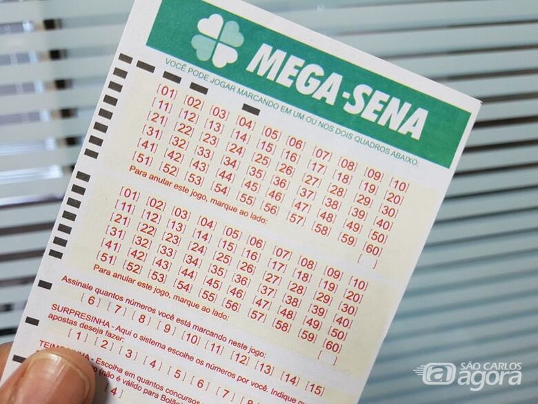 SÃO PAULO, SP - 24.10.2018: MEGA SENA ACUMULOU E PAGARÁ 20 MILHÕES - There  was no match for the 2090 mega-sena contest that was drawn yesterday (23).  The six dozen drawn were