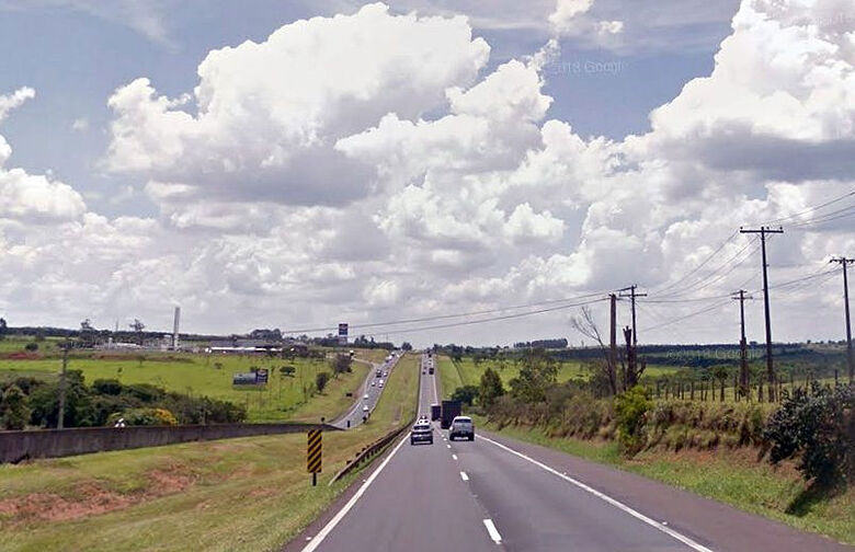 Quase 290 mil veículos devem passar pela rodovia Washington Luis no feriado de Carnaval - Crédito: Arquivo SCA