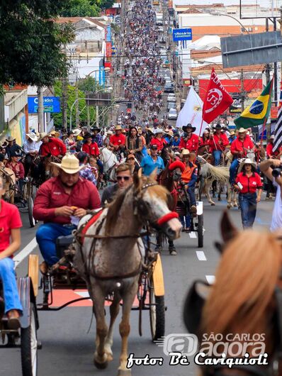 Cavalgada Solidária chama a atenção pela quantidade de participantes - Crédito: Be Caviquioli