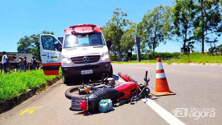 Motociclista fica gravemente ferido em acidente na SP-215 - Crédito: Maycon Maximino